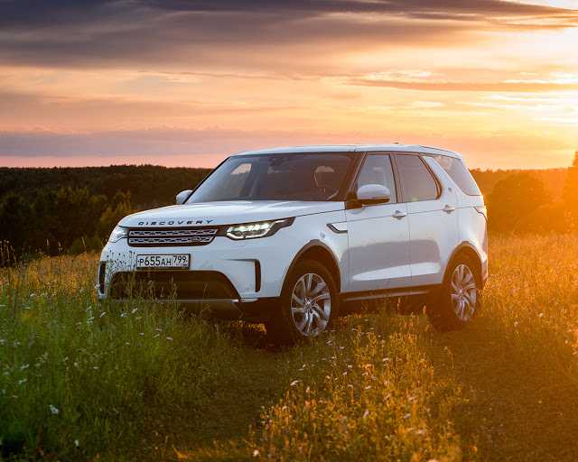 Never Stop Discovering With The 2.0L Diesel MY 2019 Land Rover Discovery 