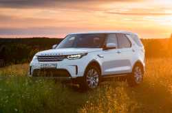Never Stop Discovering with the 2.0L Diesel MY 2019 Land Rover Discovery 