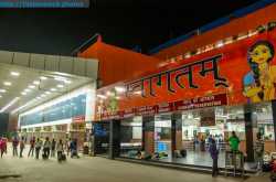 New Delhi Railway Station - Show window of Swachh Bharat Abhiyan - The Time Lock