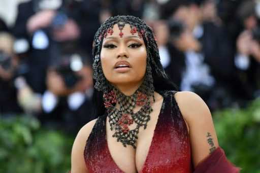 Nicki Minaj Teases “Megatron” Video With Sexy BTS Footage - SoundNobs.com