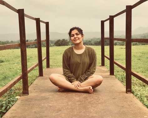 Nidhi Bhanushali Wiki, Age, Boyfriend, Affair, Family, Biography & More - Wikib4c