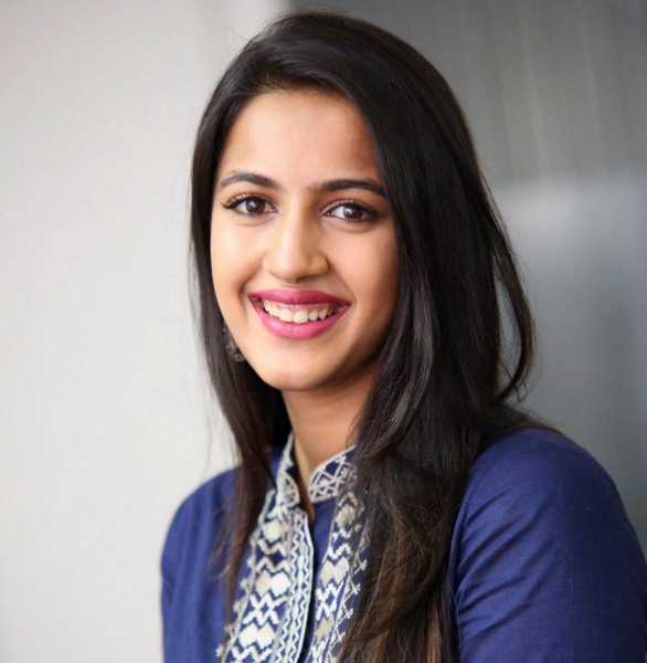 Niharika Konidela Actress Photos Images - Breezemasti