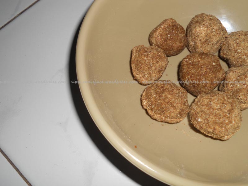 Oats, Flax Seeds And Palm Jaggery Laddu/Sweet Balls