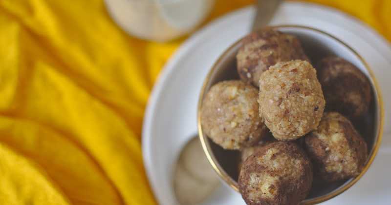 Oats And Nuts Energy Balls With Milk Solid Residue