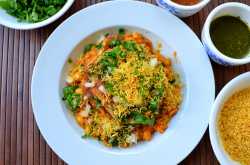 Oh! the joys of entertaining ~ Ragda Pattice / Aloo tikki chaat~