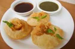 Old Famous Pani Puri Wala at Gurudwara Gali of Palampur