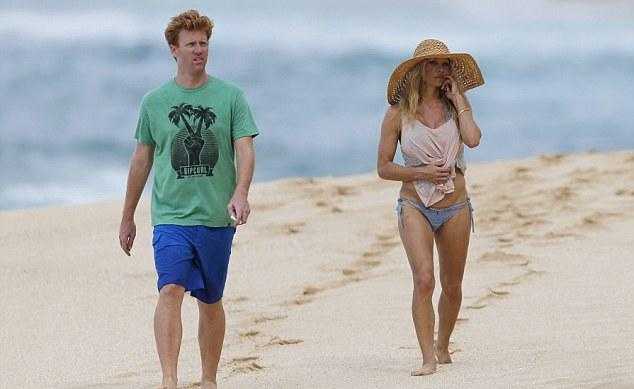 OnlineCelebGallery - Exclusive Updates For Your Favorite Celebrities, Movies, Events And More.: Pamela Anderson In Crochet Bikini On The Beach In Maui