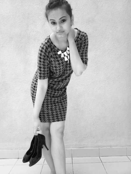 Outfit: Clashing Colors And Houndstooth Print