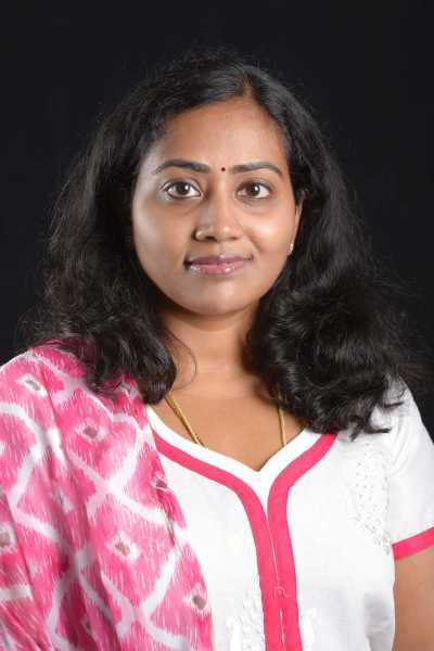 Outside The Kitchen Window: Guest Post- These Lines Of Mehendi