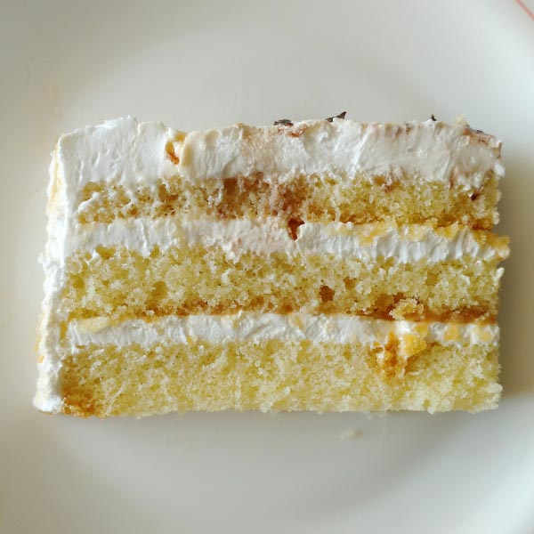 Praline And Cream Cake ( Butterscotch Cake) - FLOURS & FROSTINGS