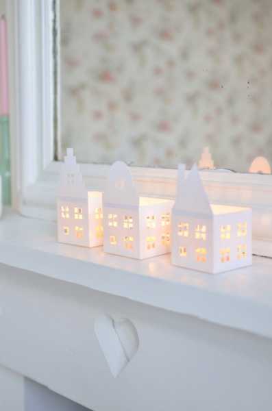 PAPER & CANDLE CHRISTMAS HOUSE’S