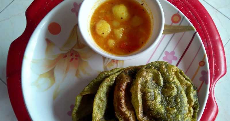 Palak Puri & Potato Tomato Veggie