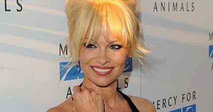 Pamela Anderson To Open A Vegan Restaurant In France