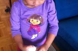 Peeling Egg Shells - Kid\