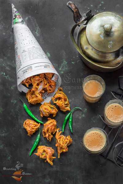 Peyaji Aam Ada Diye | Crispy Pyazi | Onion Pakora | Kanda Bhaji | Onion Fritters - Scratching Canvas