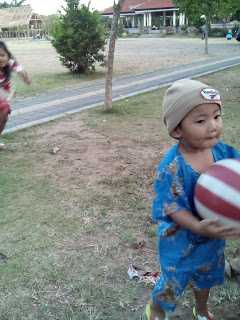 Photo Blog: Agus Wahyu Bermain Bola Di Lapangan Puputan Klungkung