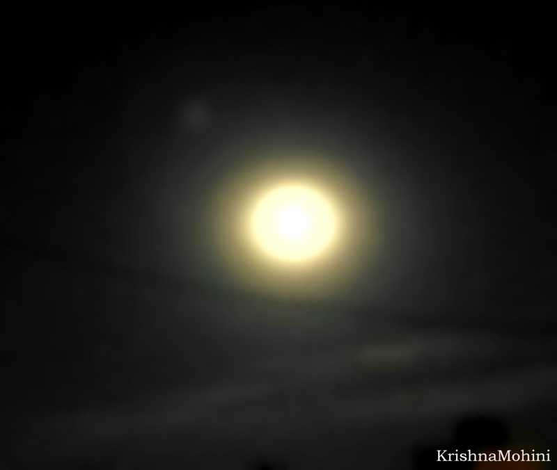 Photoblog: Golden Gleam Of Moon