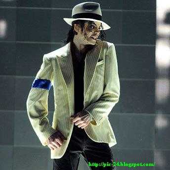 Pictures Of Michael Jackson In Rehearsal Two Days Before His Death.