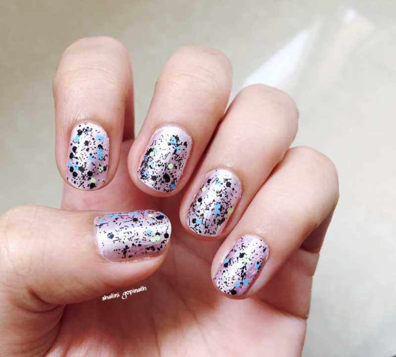 Pink Graffiti Nails.