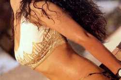 Pooja Bhatt In Sexy Bikini