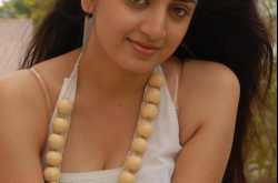 Poonam Kaur Cleavage Hot Photos