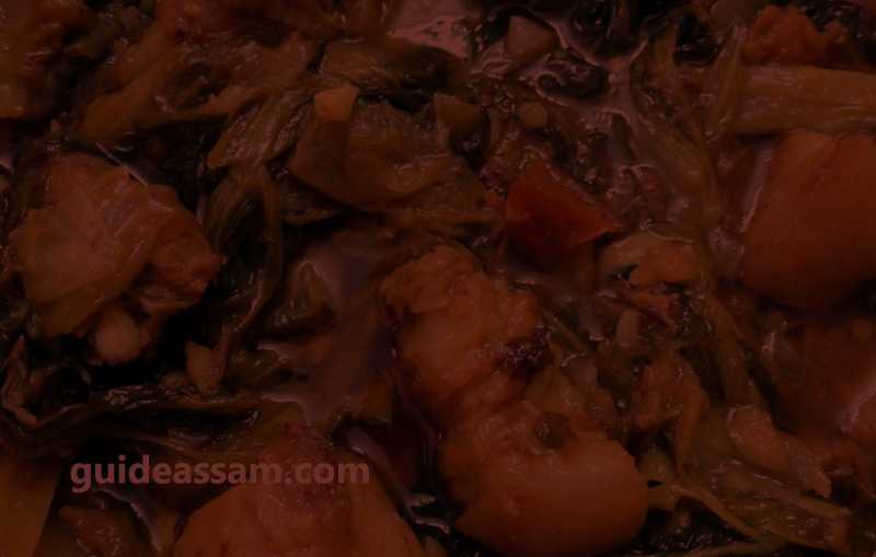 Pork Curry With Mustard Spinach (Gahori Manxor Logor Lai Xaak)