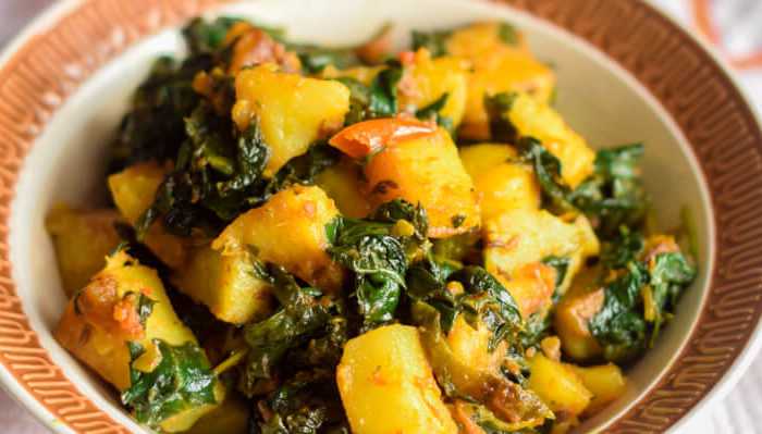 Potato And Spinach Dry Curry, Sukhe Aloo Palak Ki Sabzi