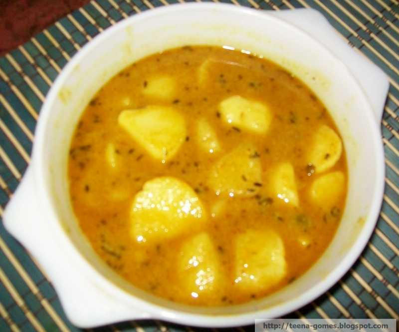Potato In Yogurt Sauce (Dahiwaale Aloo)