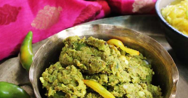 Potol Bata ( Pointed Gourd In Poppy Seeds )