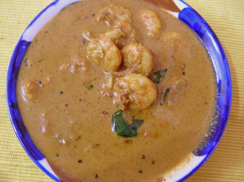 Prawns In Coriander Seed Gravy (Chemmen Masala Kutaan)