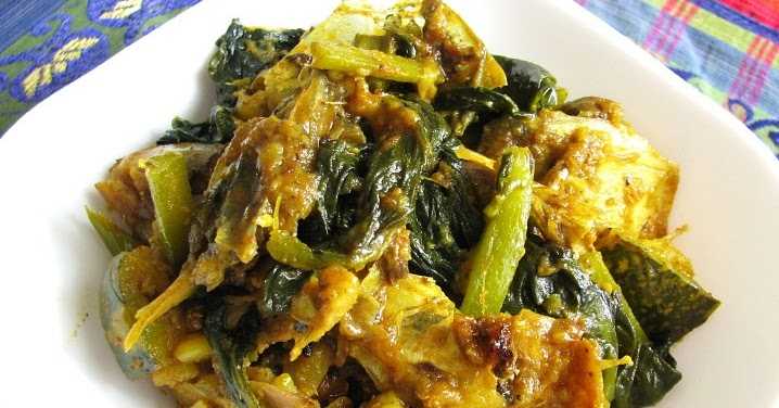 Pui Shaak Diye Ilish Macher Mudo / Hilsa Head Cooked With Malabar Spinach 
