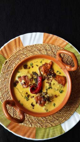 Punjabi Kadhi Pakora Or Kadi Pakoda