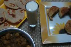 Punjabi Meal :Pindi Chole/Mutter Pattice/Mini Paneer Parathas/Lassi