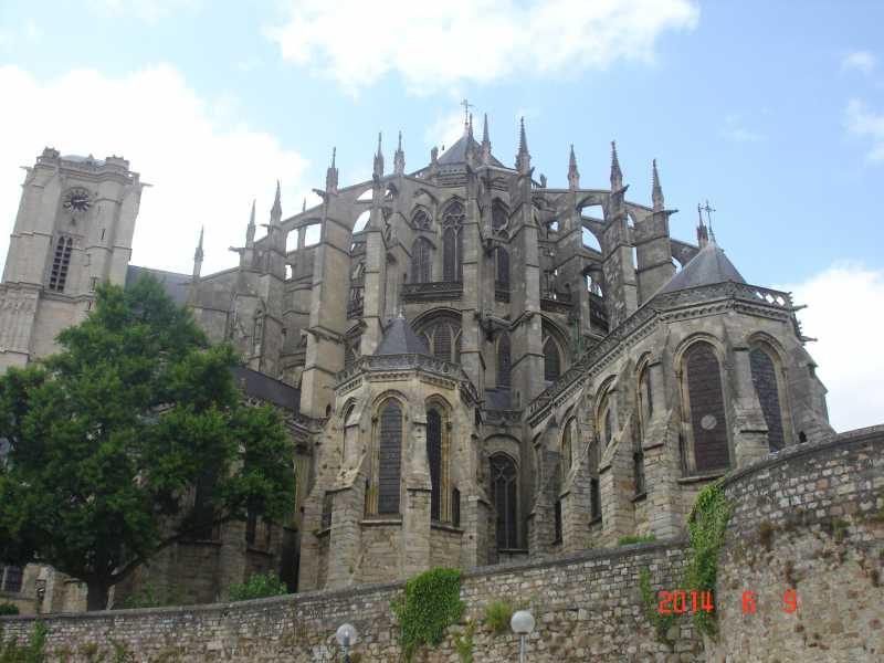 Punjabi In Paris - Lazy Le Mans - SloWord