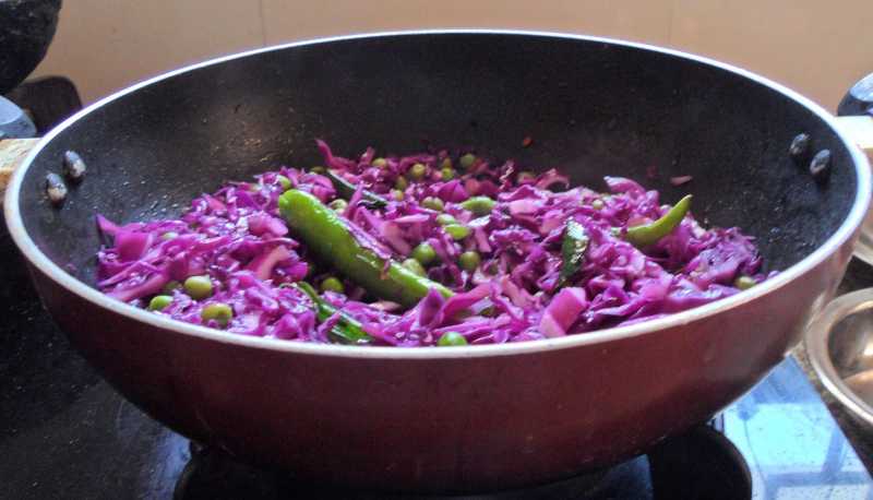 Purple Cabbage Peas Curry