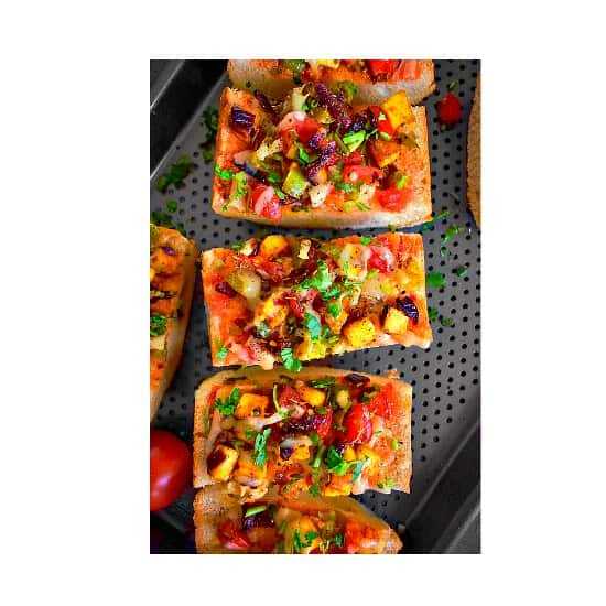 Quick Achari Paneer Pizza (Using Bread) #christmasappetizer