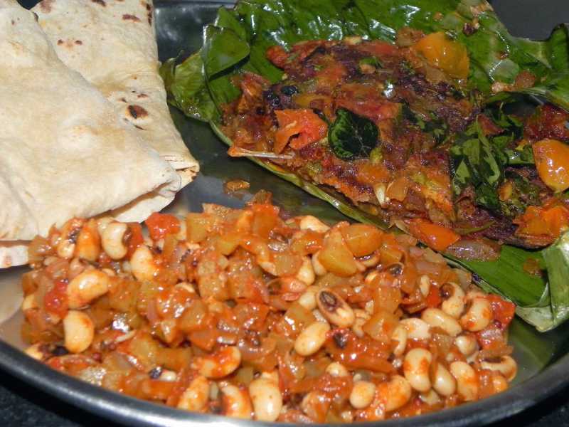 Quick Lauki Ki Sabzi | Bottle Gourd And Black Eyed Peas Curry Recipe - A Side Dish For Chapathi Or Roti