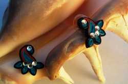 Quilling jewelry: Indulgence