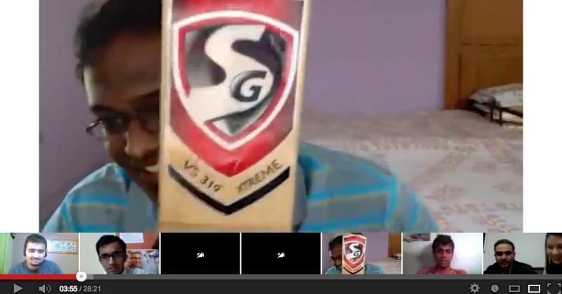 RAJ KAMAL SHOWING HIS VS 319 EXTREME BAT TO VIRENDER SEHWAG