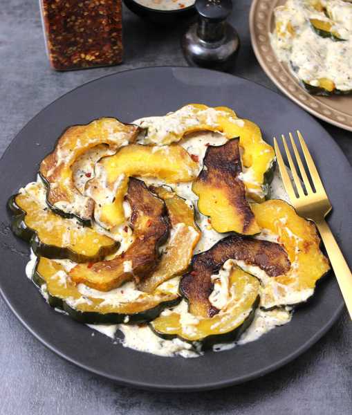 ROASTED ACORN SQUASH IN GARLIC CREAM SAUCE - Cook With Kushi