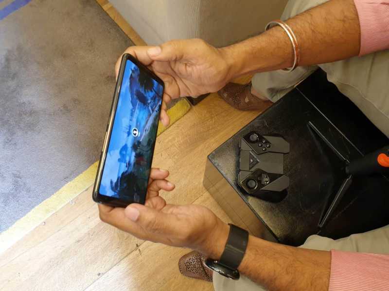 ROG Phone II Hands-on Review & First Impressions | IGadgetsworld