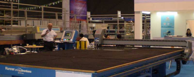 RUNNER CNC Glass Cutting Table