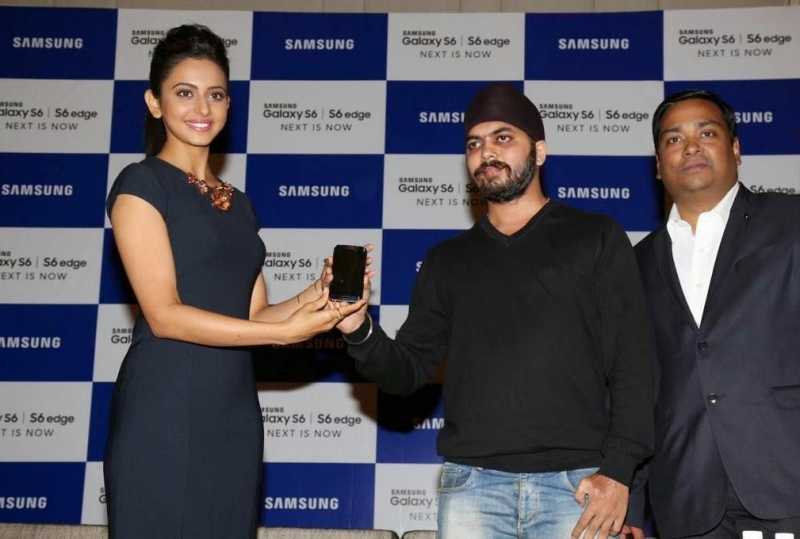 Rakul Preet Singh Launches Samsung Galaxy S6 Edge Photos