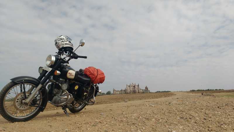 Ramnath Kamat: RE Diary - The Abandoned Church Of Shettihalli 