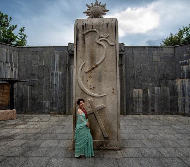 Rampdiary - Fashion Blog| Beauty Blog | Lifestyle Blog: Kangana Ranaut In Anavila