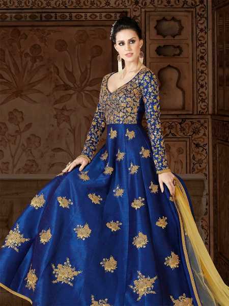 Ranveer & Deepika’s Post-Marriage Look In Salwar & Bandgala From Sabyasachi Couture