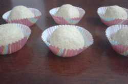 Rava (semolina) ladoo