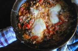Recipe: Eggs Over Tomatoes with Goa Sausages and Mushrooms 