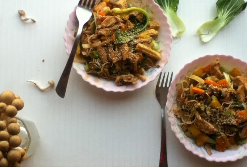 Recipe: Vegetable And Chicken Stir Fry With Buna Shimeji Mushrooms