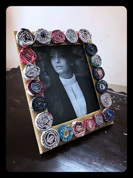 Recycle & Reuse - 02 :: Newspaper To A Photo Frame